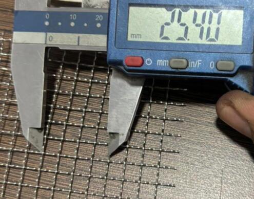 이중 물결 강철 와이어 메쉬 석재 분쇄기 진동 스크린 견고한 구조 긴 수명